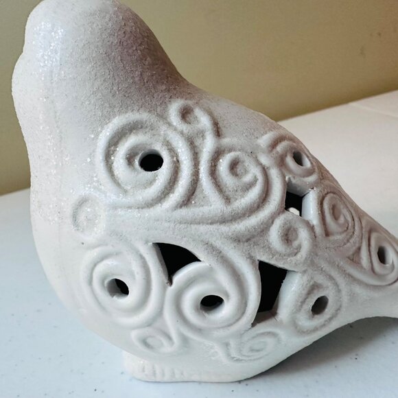 Ceramic Bird Figurine With Swirl Cutouts Glitter Bird Decoration Christmas - Picture 8 of 9